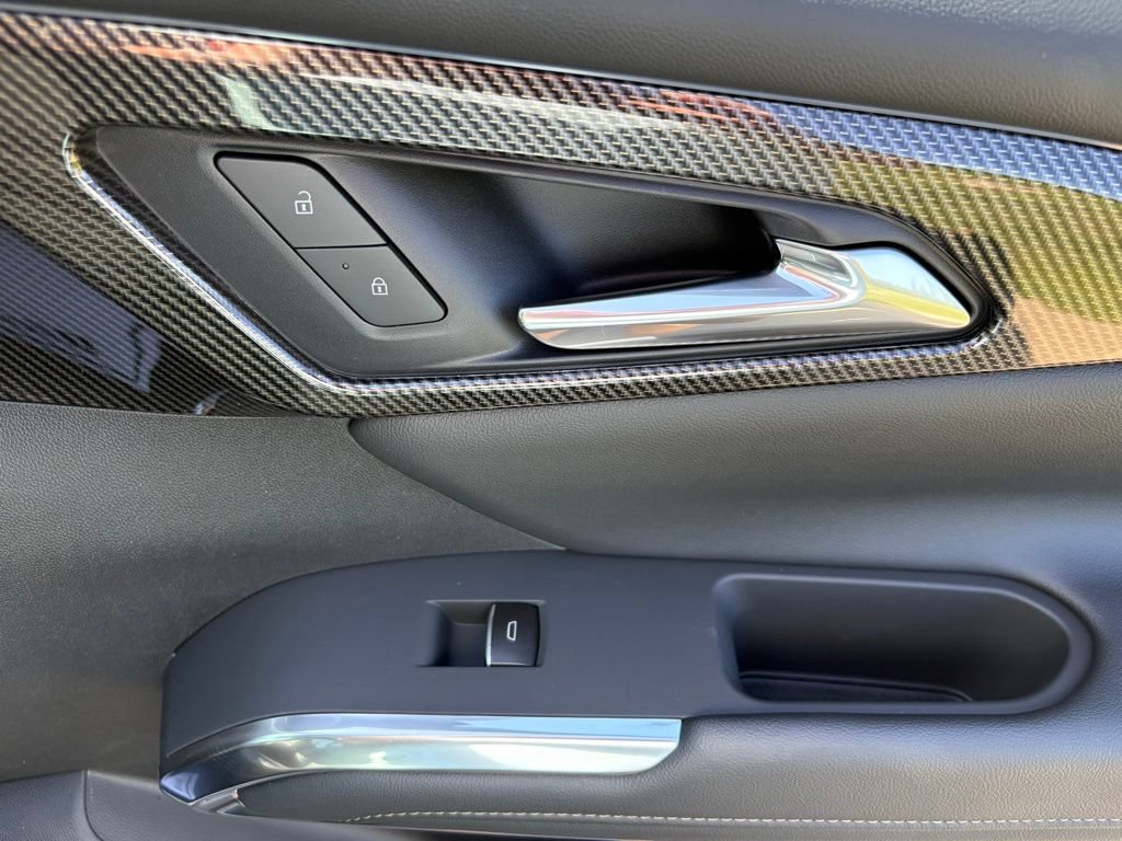 New 2026 Chevrolet Traverse High Country w/ LPO, Floor Liner Package AWD/4WD image 39