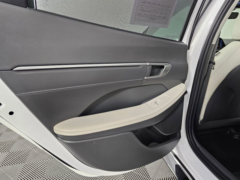 Used 2023 Hyundai Sonata Limited w/ Cargo Package image 33