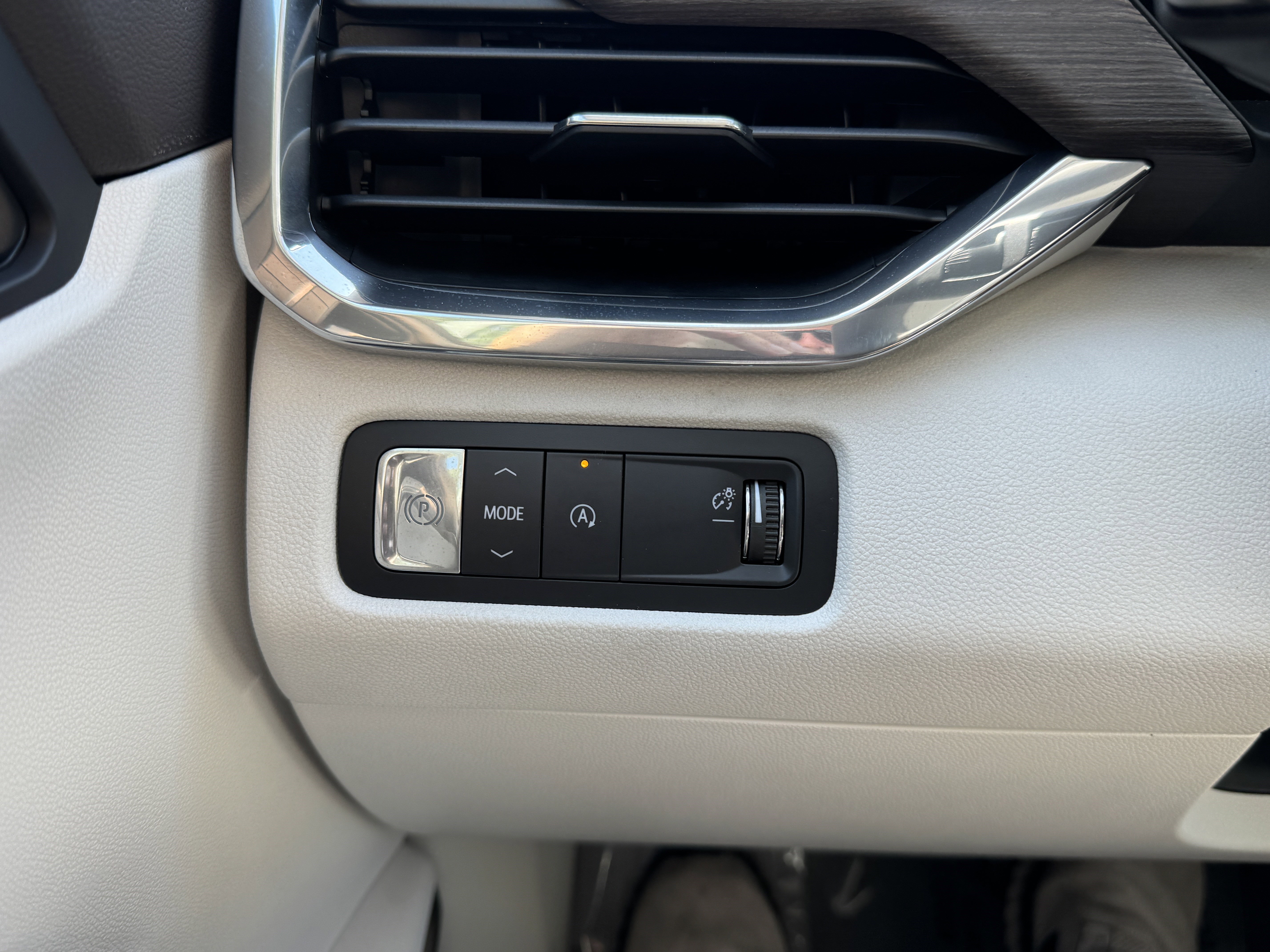 New 2026 GMC Acadia Denali w/ Super Cruise Package image 26
