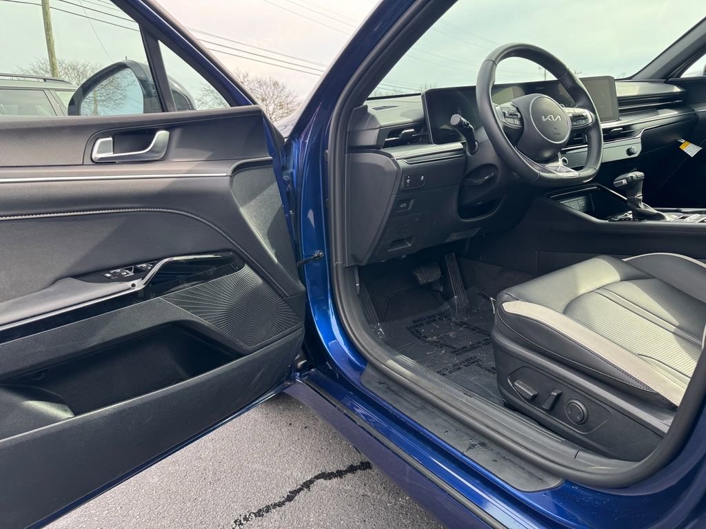 Certified 2025 Kia K5 GT-Line image 12