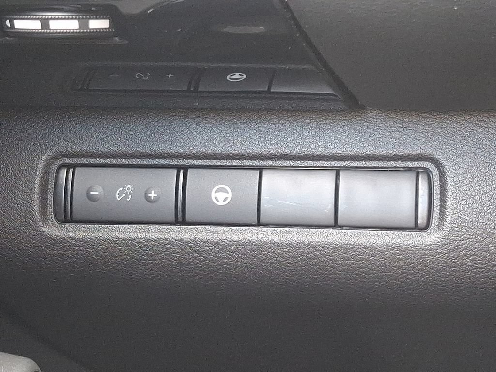 Used 2024 Nissan Pathfinder SV FWD image 22