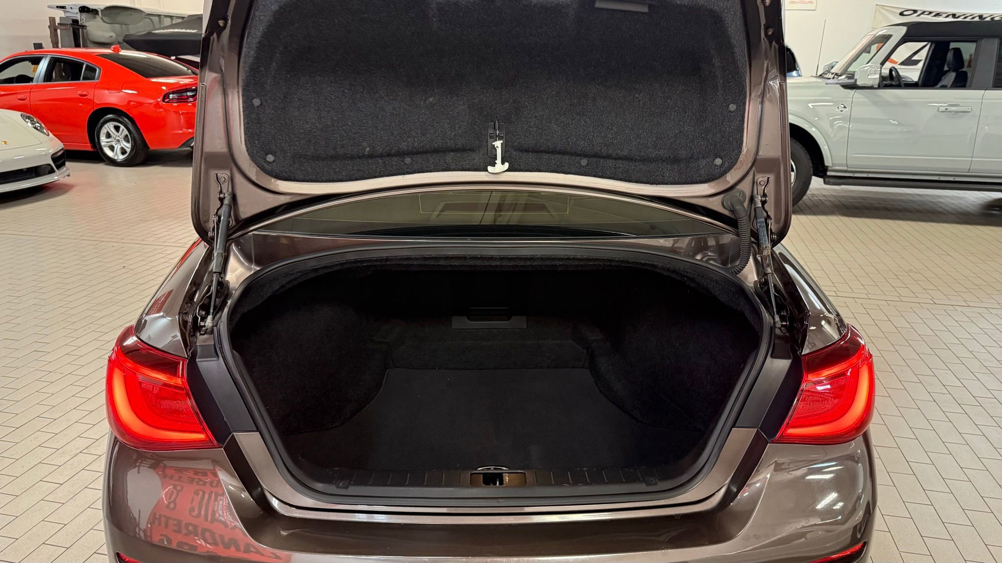 Used 2016 INFINITI Q70 L 3.7 image 27