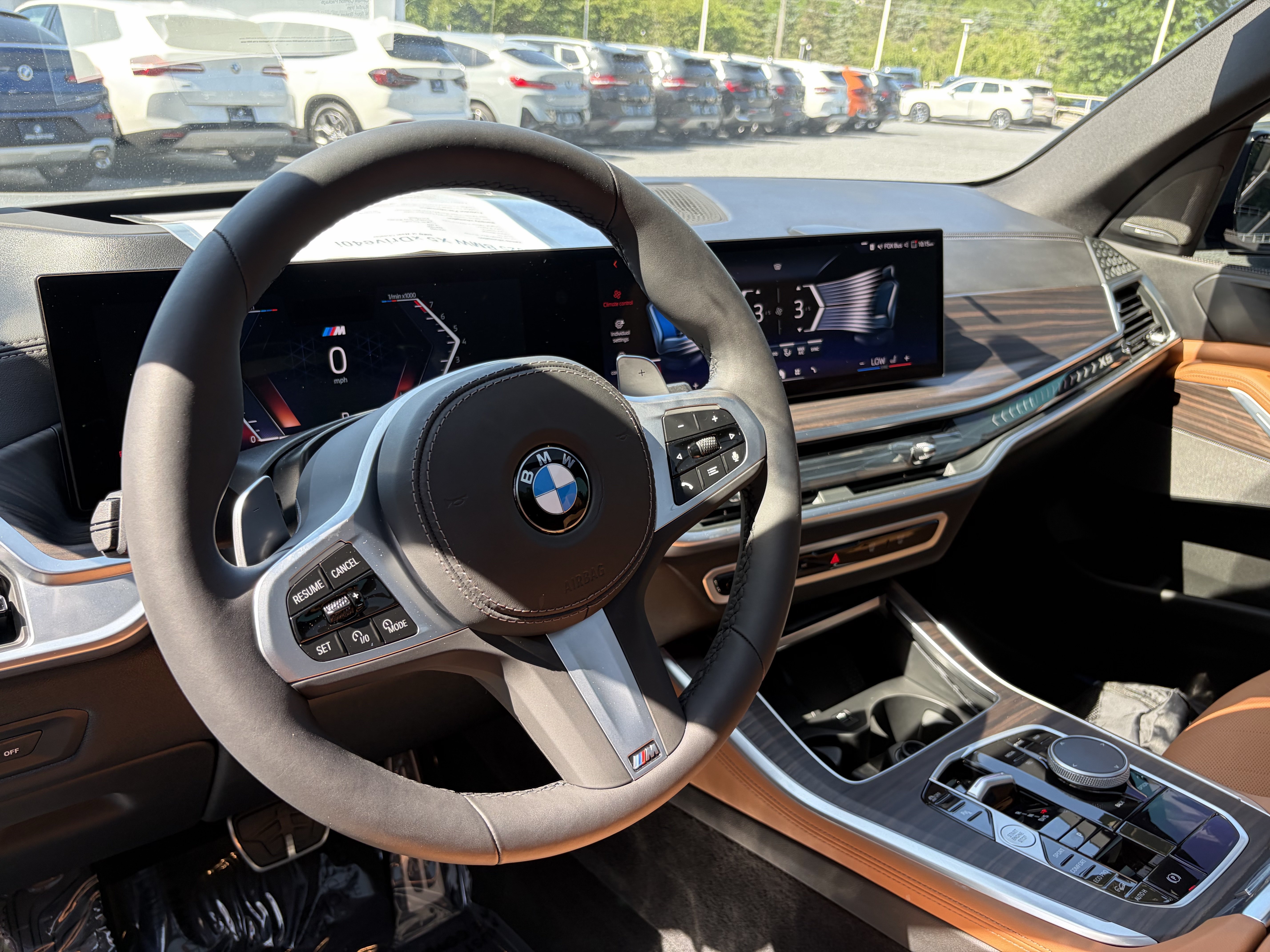 Used 2025 BMW X5 xDrive40i w/ M Sport Package AWD/4WD image 11