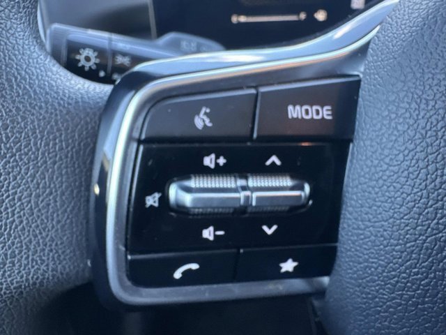 Used 2024 Kia Sorento LX image 25