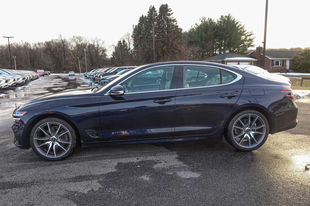Used 2023 Genesis G70 2.0T image 3