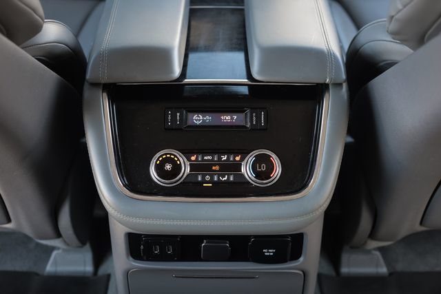 Used 2018 Lincoln Navigator L Select w/ Technology Package AWD/4WD image 30