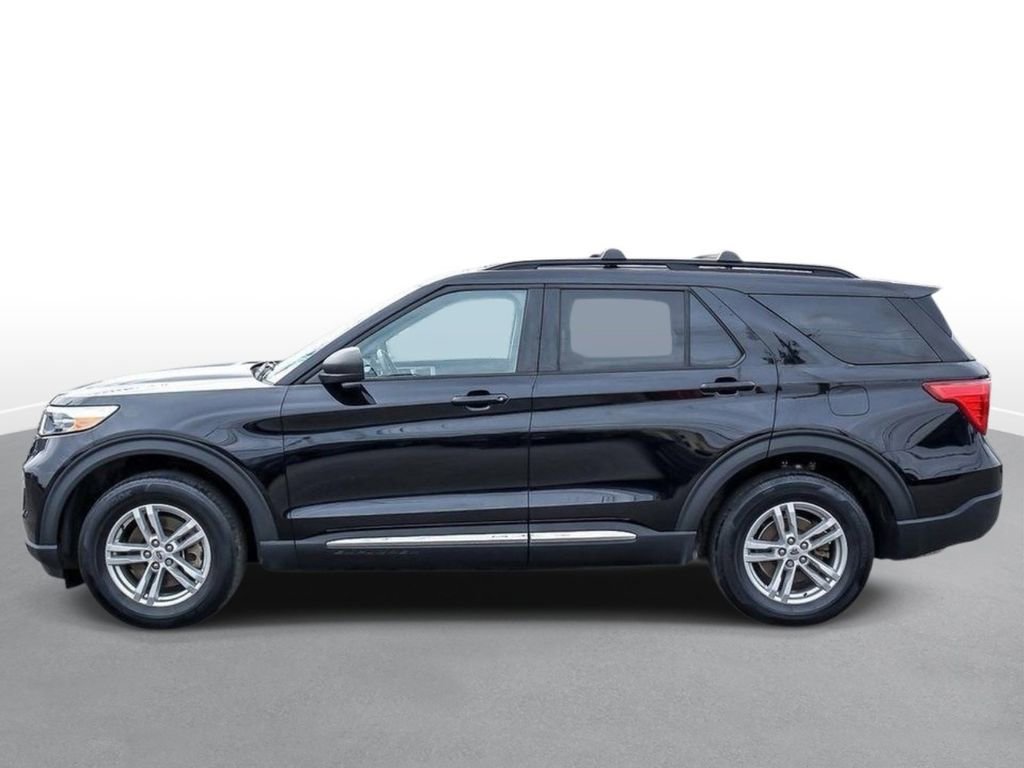 Certified 2022 Ford Explorer XLT w/ Equipment Group 202A AWD/4WD image 5
