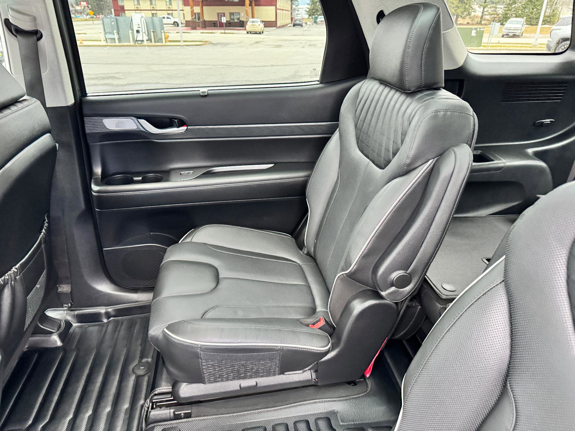 Used 2025 Hyundai Palisade Limited image 16