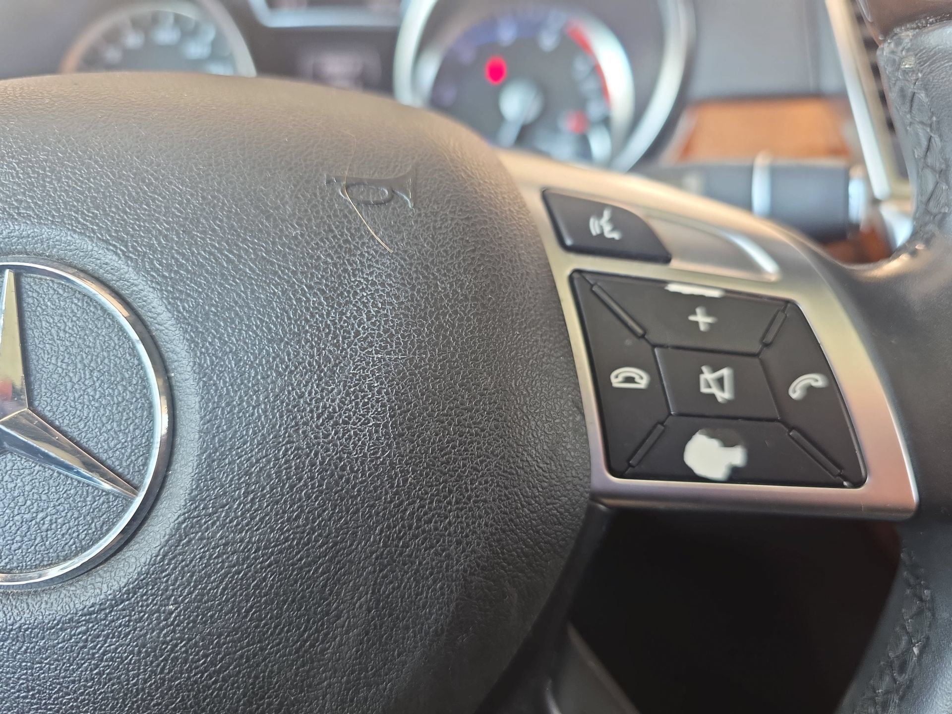 Used 2015 Mercedes-Benz GL 550 4MATIC image 18