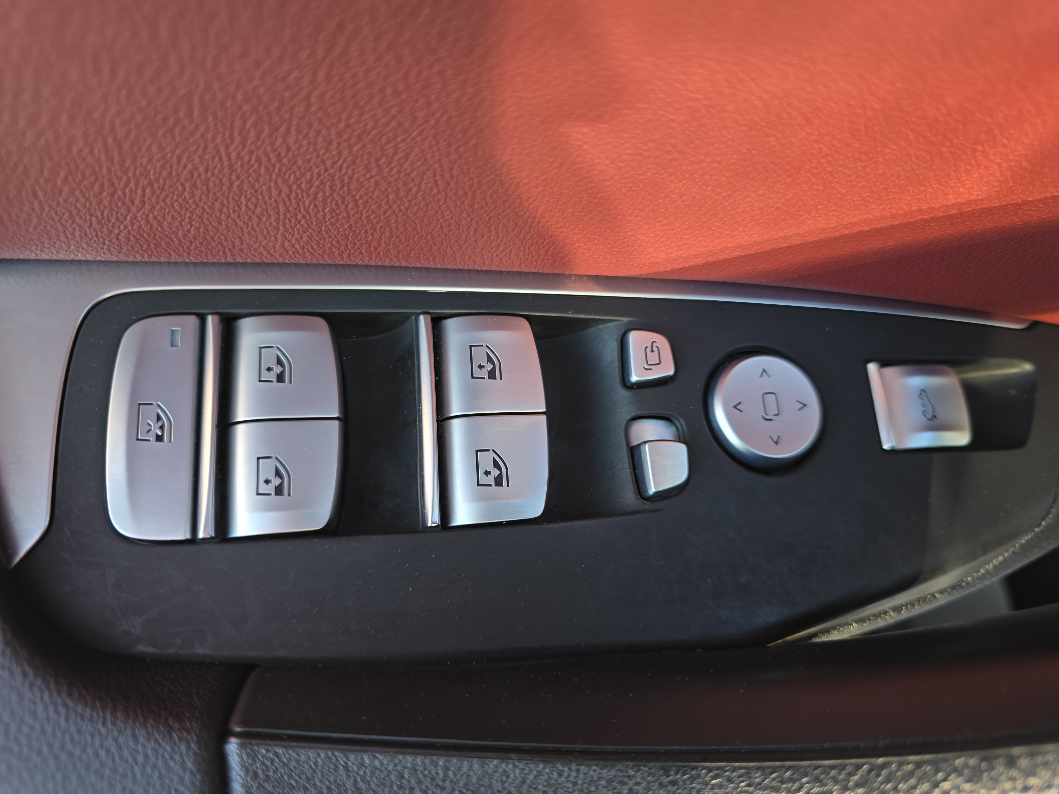 Used 2024 BMW X4 xDrive30i w/ Premium Package image 27