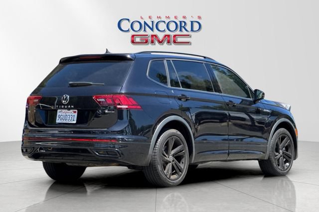 Used 2023 Volkswagen Tiguan SE R-Line AWD/4WD image 4