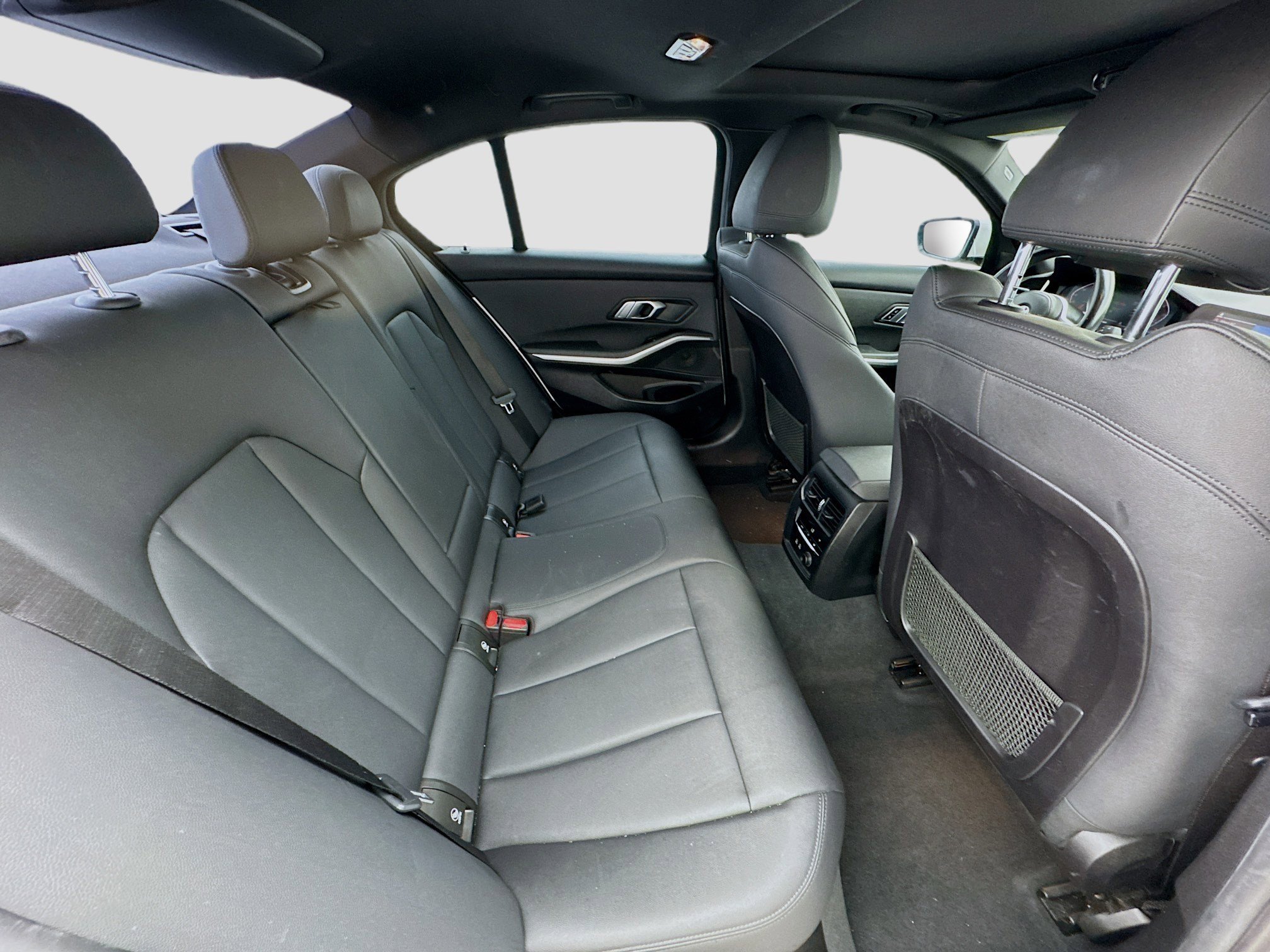 Used 2020 BMW 330i Sedan w/ M Sport Package image 19