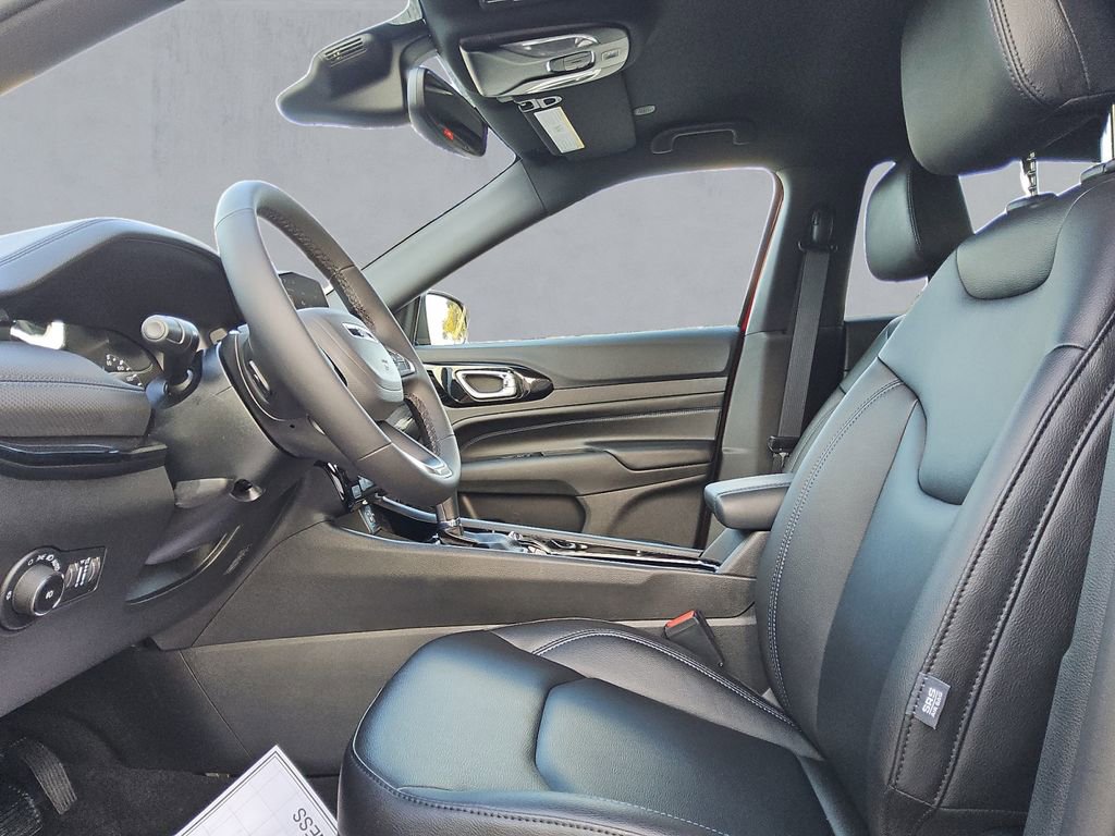New 2026 Jeep Compass Limited image 9