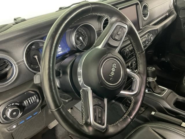 Used 2022 Jeep Wrangler Unlimited Sahara w/ Cold Weather Group AWD/4WD image 18