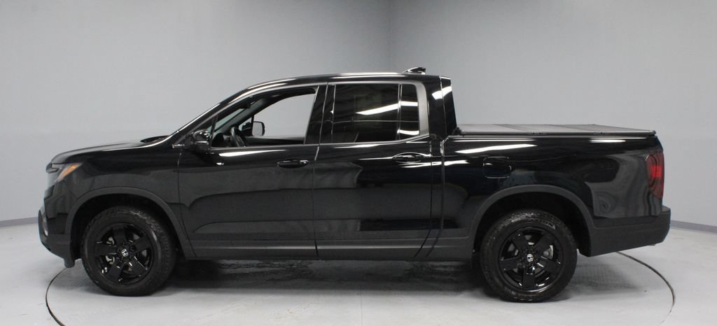 Used 2025 Honda Ridgeline Black Edition image 7