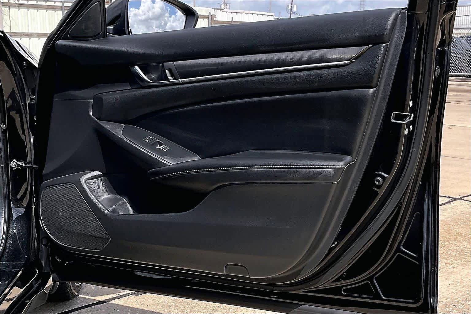 Used 2022 Honda Accord Sport image 16