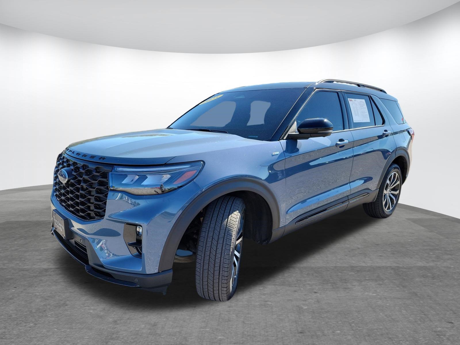 Used 2025 Ford Explorer ST-Line AWD/4WD image 3