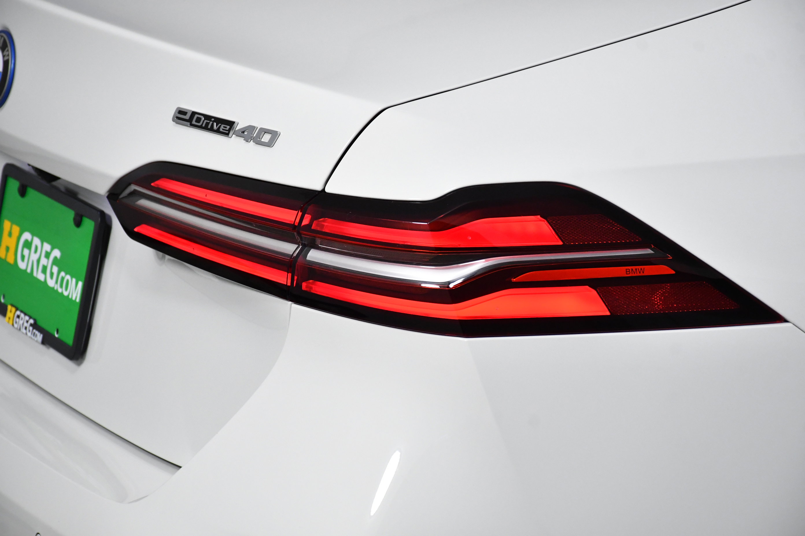 Used 2025 BMW i5 eDrive40i w/ Executive Package image 32