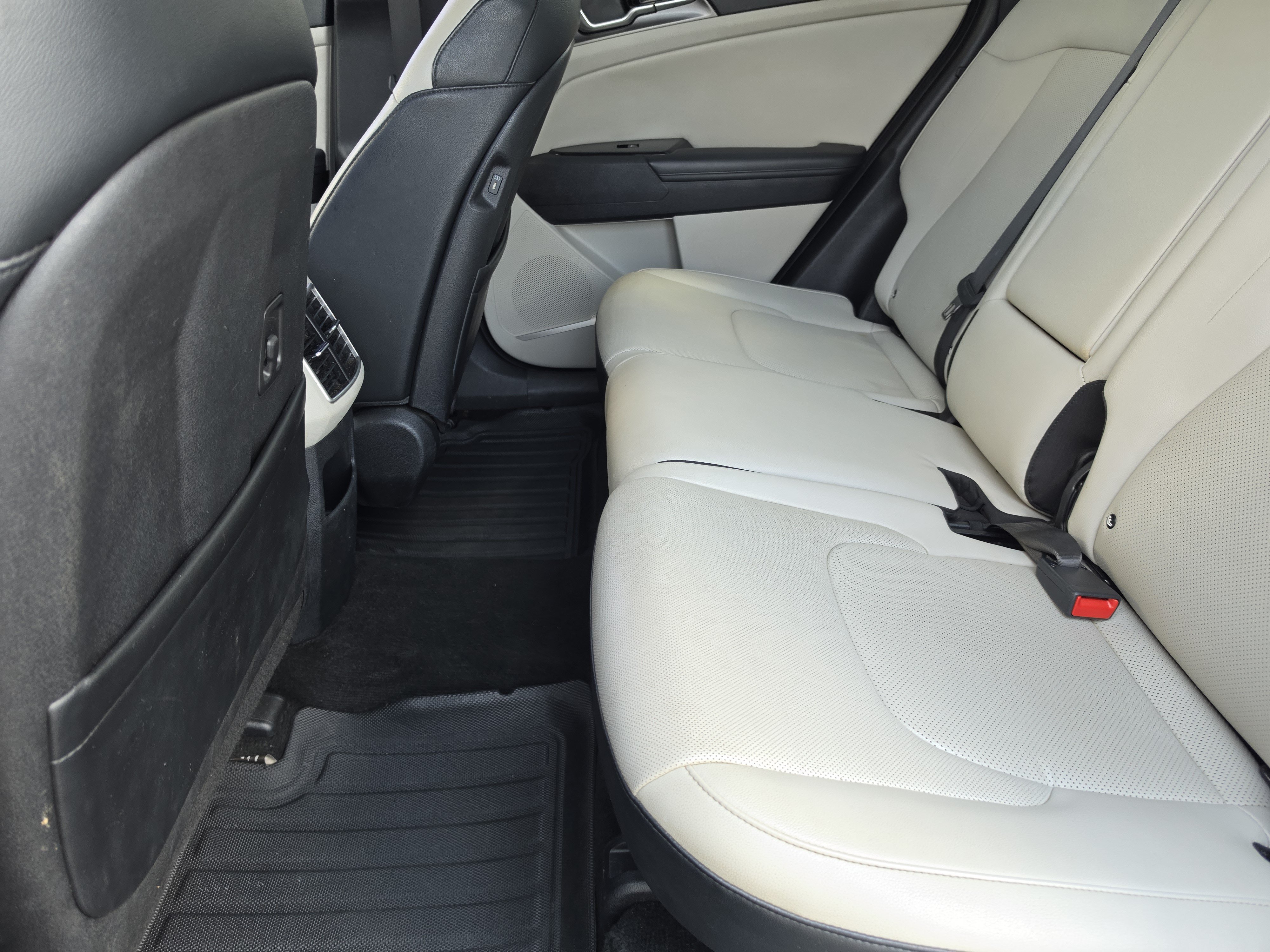 Used 2023 Kia Sportage EX FWD image 10