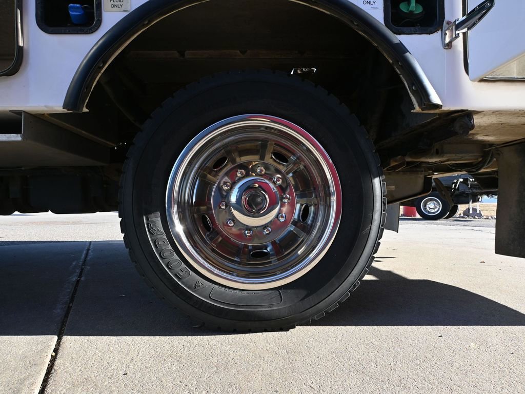 Used 2012 Ford F550 4x4 SuperCab Super Duty w/ Payload Upgrade Pkg image 24