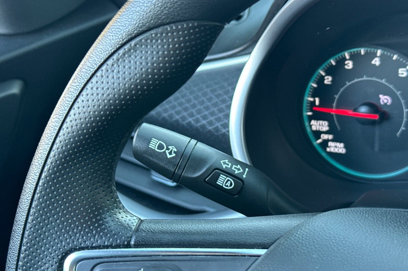 Used 2024 Chevrolet Malibu LT image 35