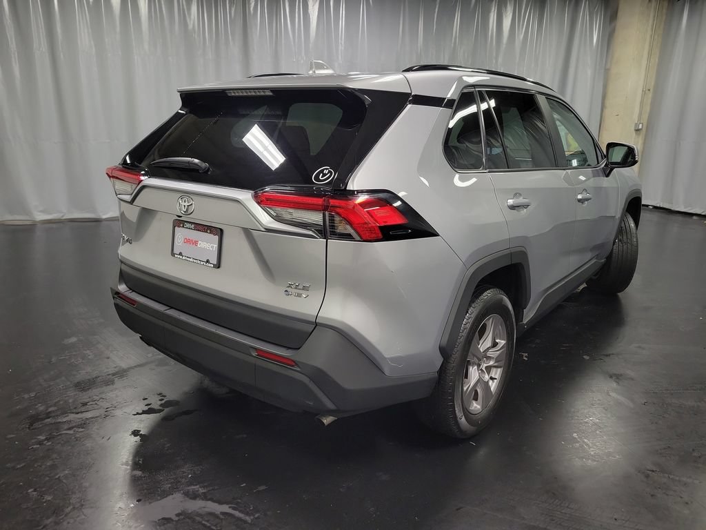 Used 2025 Toyota RAV4 XLE AWD/4WD image 8