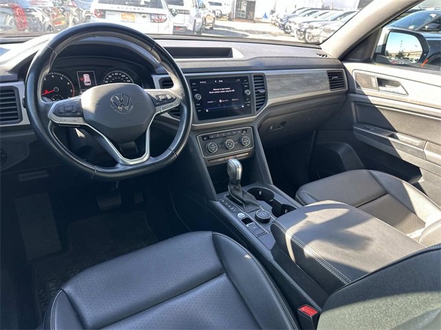 Used 2020 Volkswagen Atlas Cross Sport SE w/ Panoramic Sunroof Package image 16