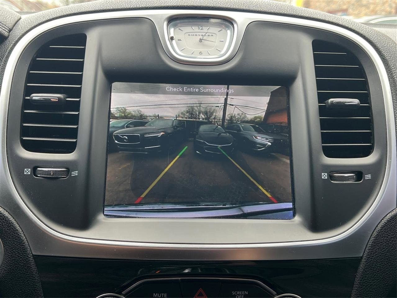 Used 2018 Chrysler 300 Touring RWD image 31