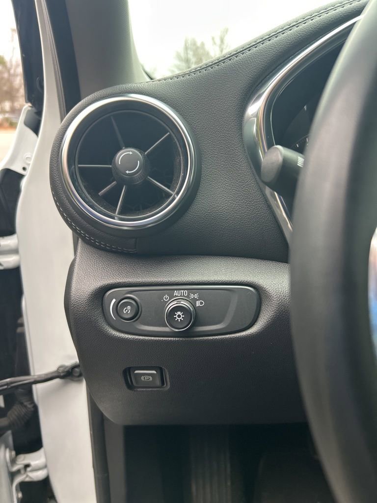 Used 2024 Chevrolet Blazer LT image 19