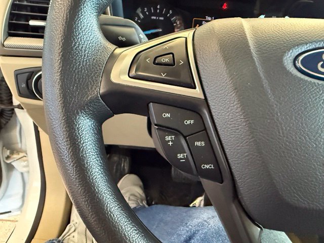 Used 2014 Ford Fusion SE FWD image 17