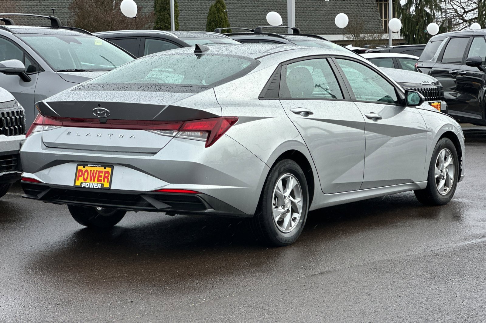 Used 2021 Hyundai Elantra SE image 4