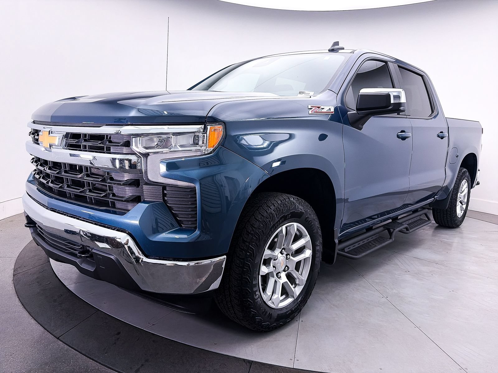 Used 2024 Chevrolet Silverado 1500 LT AWD/4WD image 14