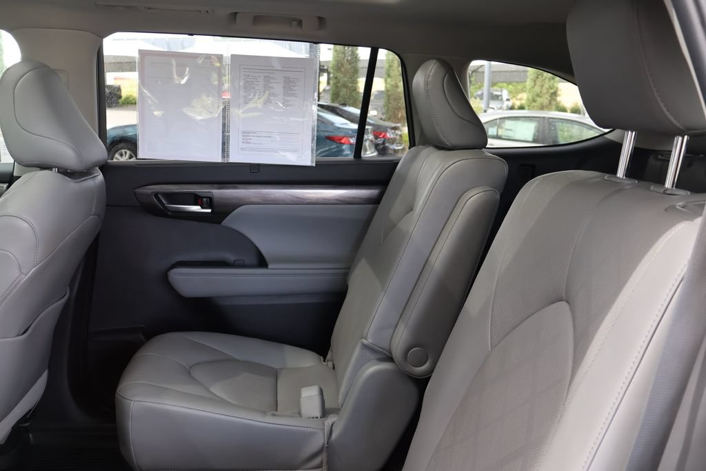 Used 2024 Toyota Highlander Platinum AWD/4WD image 53