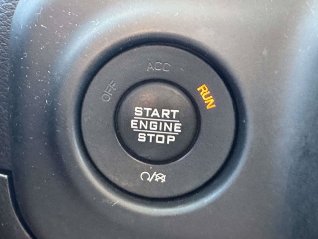 Used 2018 Jeep Wrangler Unlimited Sahara AWD/4WD image 29