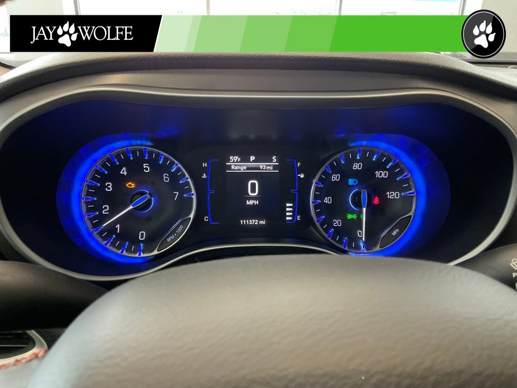 Used 2020 Chrysler Pacifica Touring FWD image 14