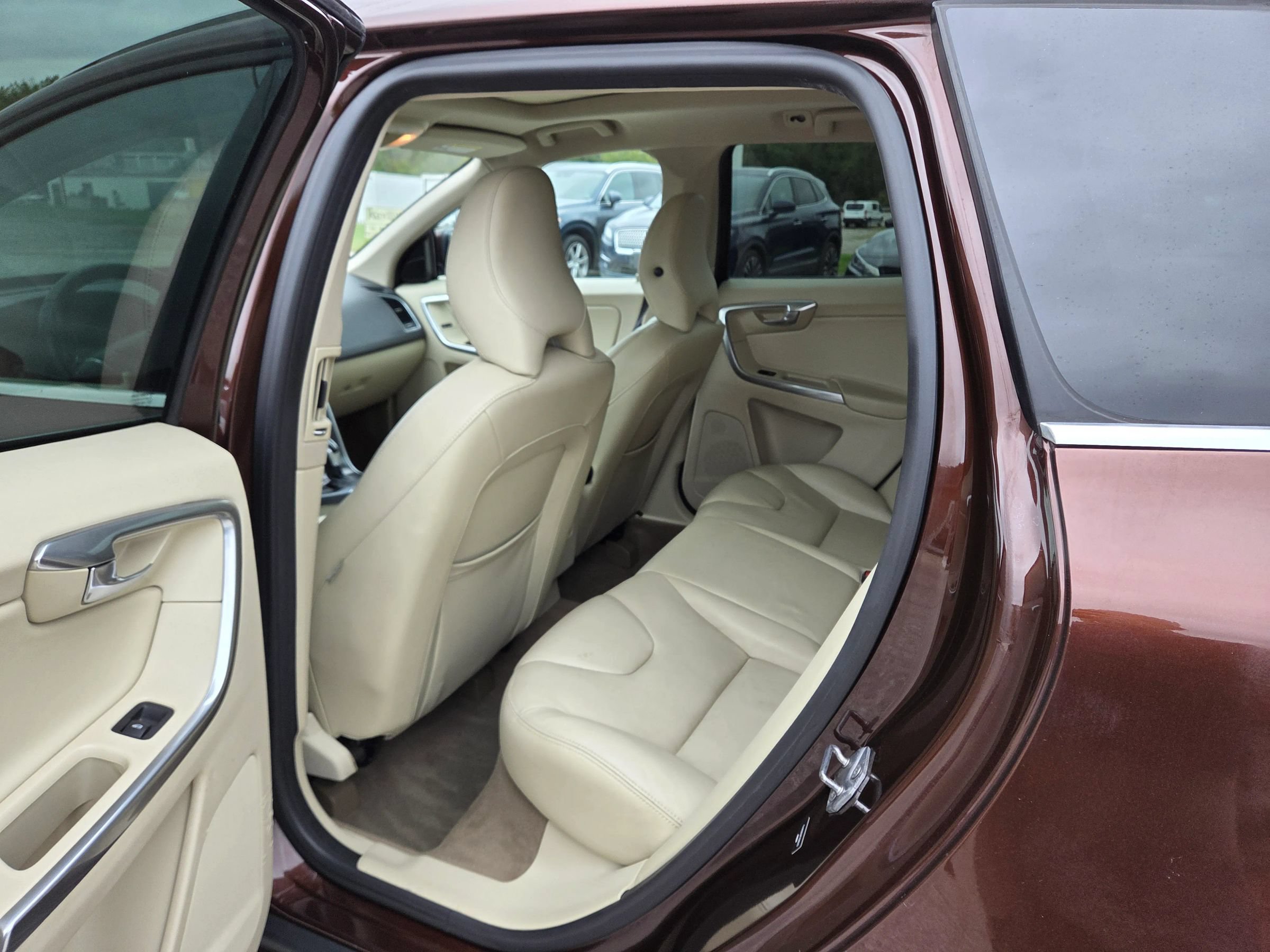 Used 2015 Volvo XC60 T6 Premier Plus AWD/4WD image 15