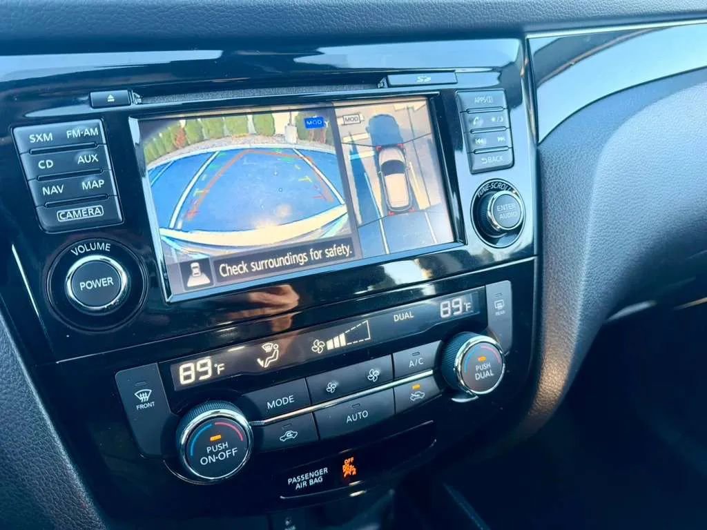 Used 2017 Nissan Rogue Sport SL w/ SL Premium Package image 10