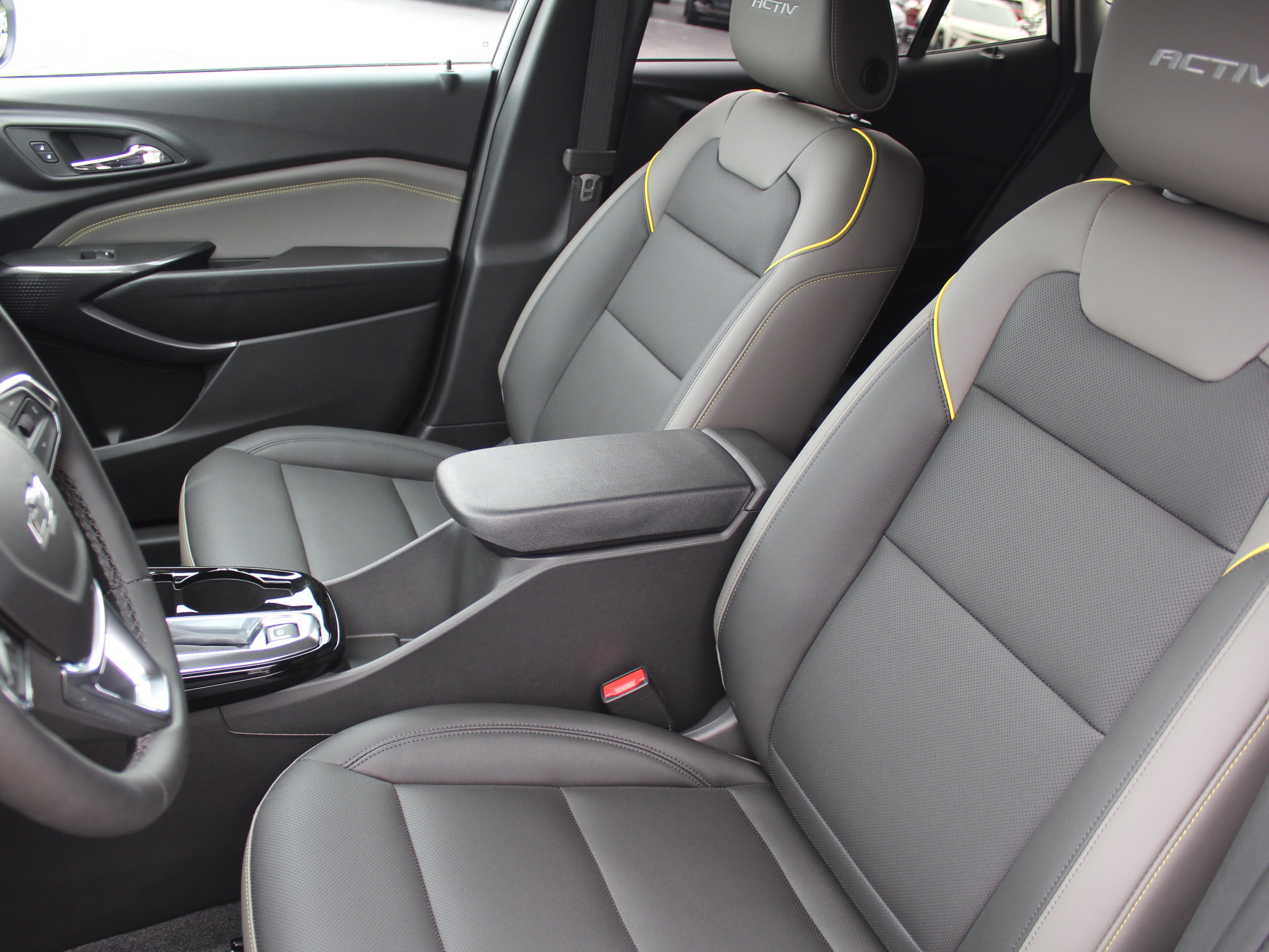 New 2026 Chevrolet Trax ACTIV FWD image 11