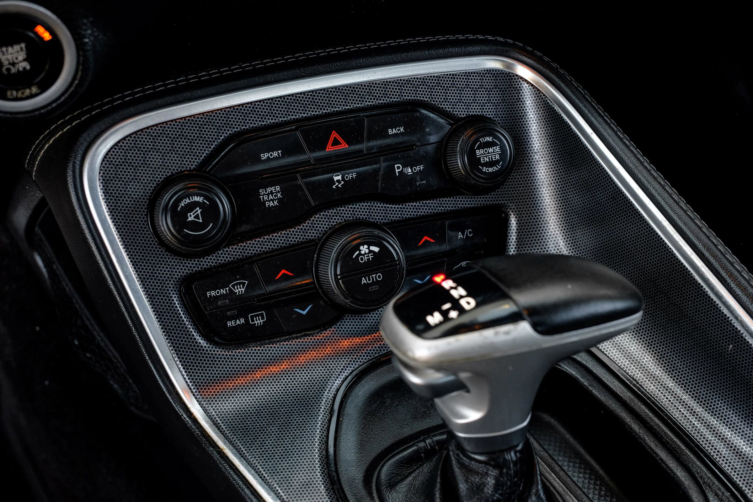 Used 2016 Dodge Challenger R/T Scat Pack w/ Leather Interior Group image 27