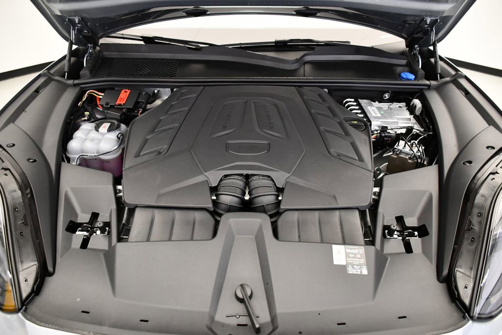 New 2026 Porsche Cayenne GTS AWD/4WD image 12