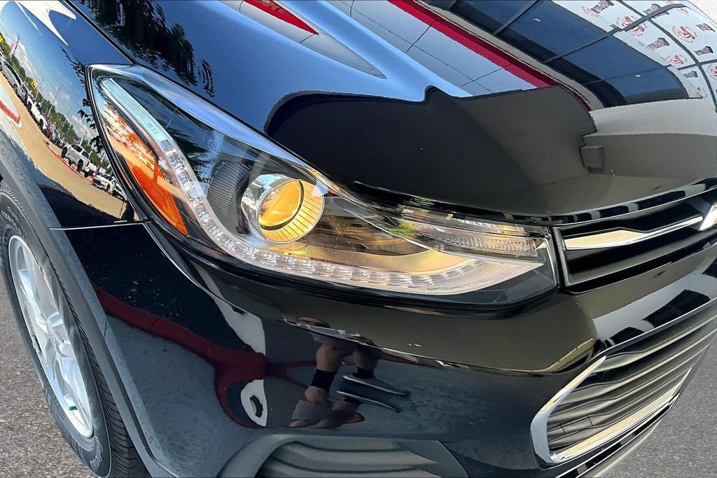 Used 2022 Chevrolet Trax LT w/ LT Convenience Package FWD image 29
