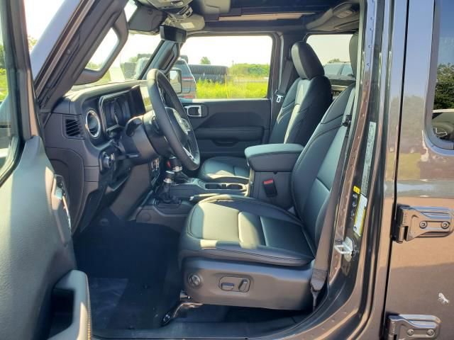 New 2025 Jeep Wrangler Sahara image 8