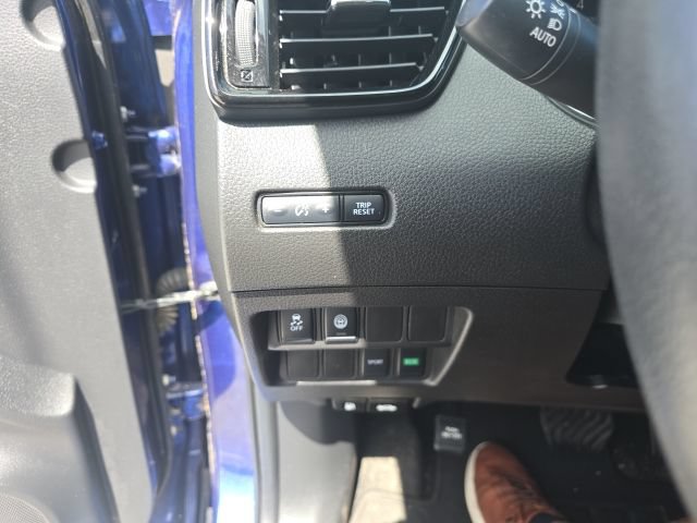 Certified 2021 Nissan Rogue Sport S FWD image 11