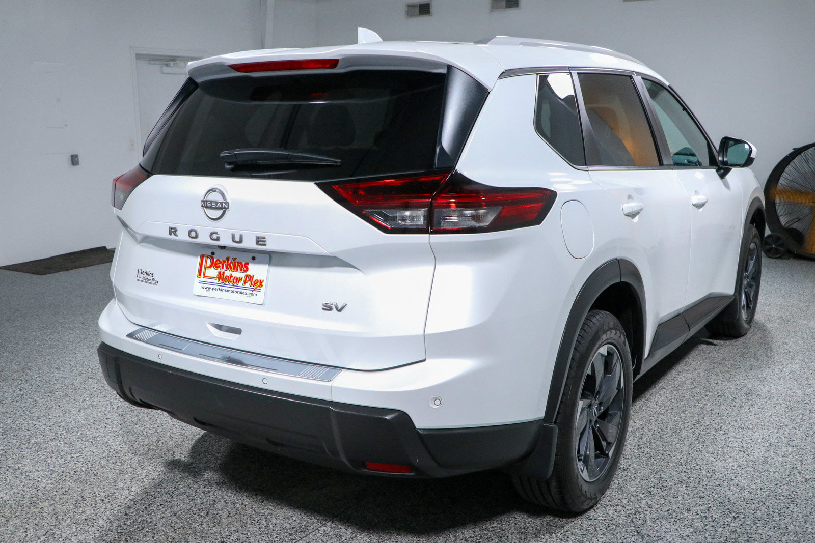 Used 2024 Nissan Rogue SV w/ SV Premium Package FWD image 7