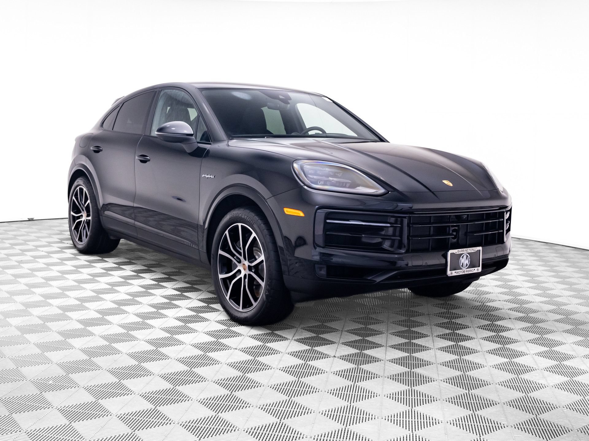 Certified 2025 Porsche Cayenne E-Hybrid Coupe AWD/4WD image 6