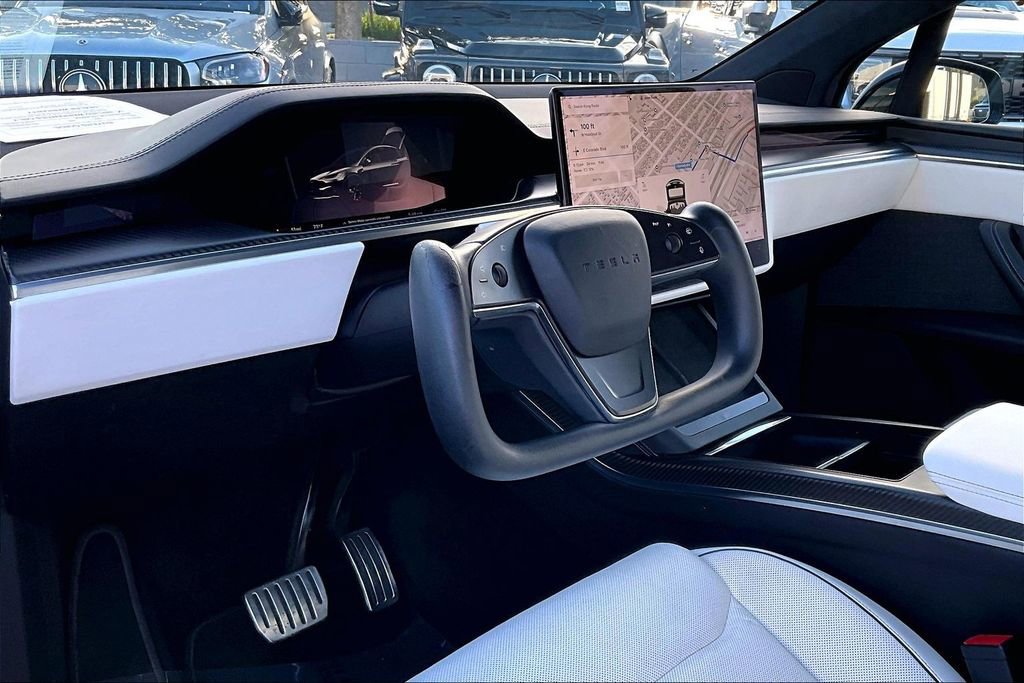 Used 2022 Tesla Model X Plaid image 16