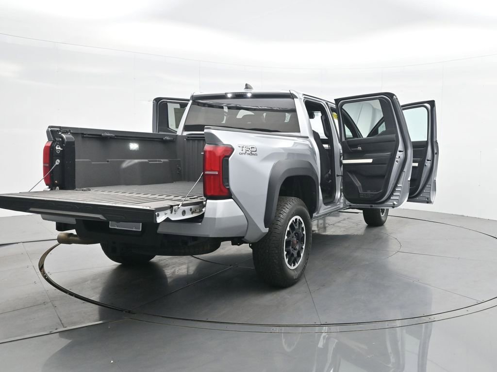 Used 2024 Toyota Tacoma TRD Off-Road image 43