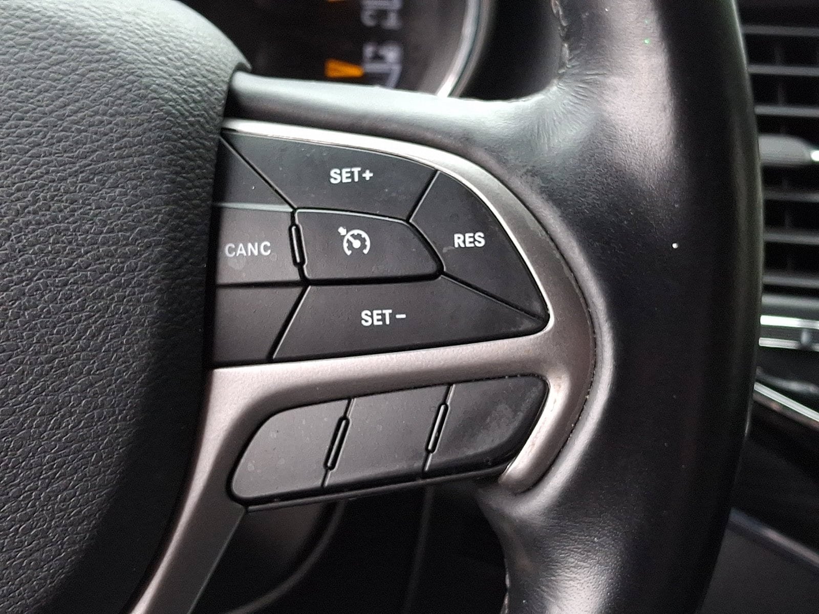 Used 2021 Jeep Grand Cherokee Limited AWD/4WD image 25