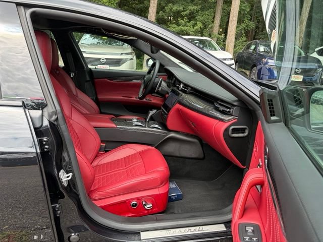 Used 2022 Maserati Quattroporte Trofeo RWD image 35