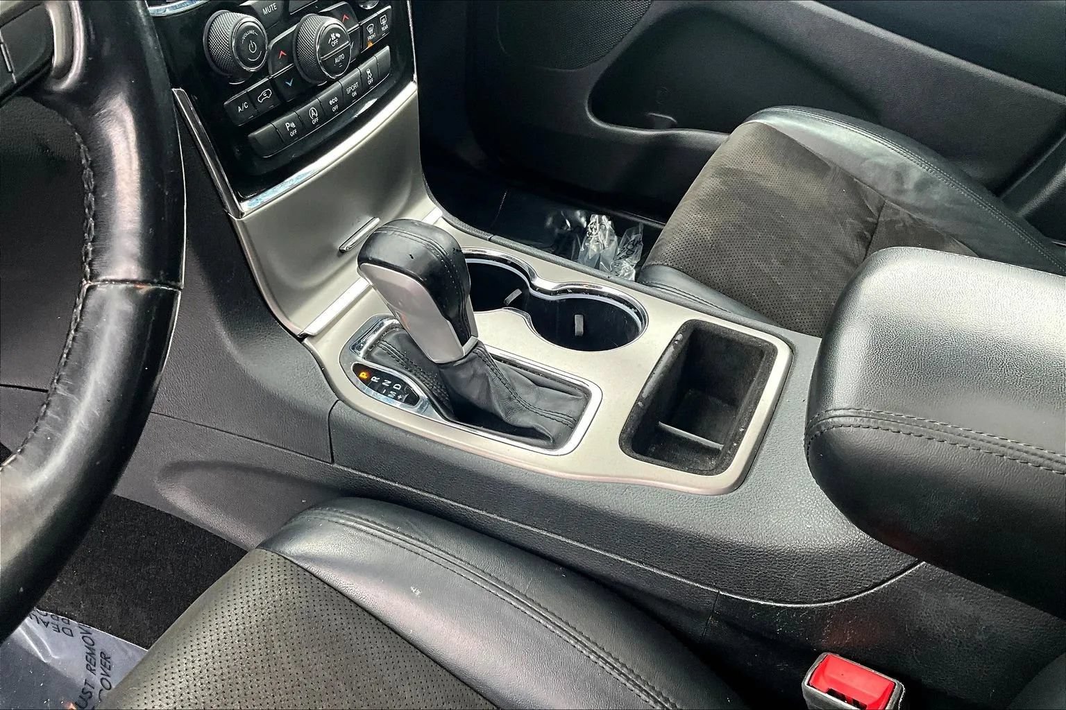 Used 2021 Jeep Grand Cherokee Laredo X AWD/4WD image 24
